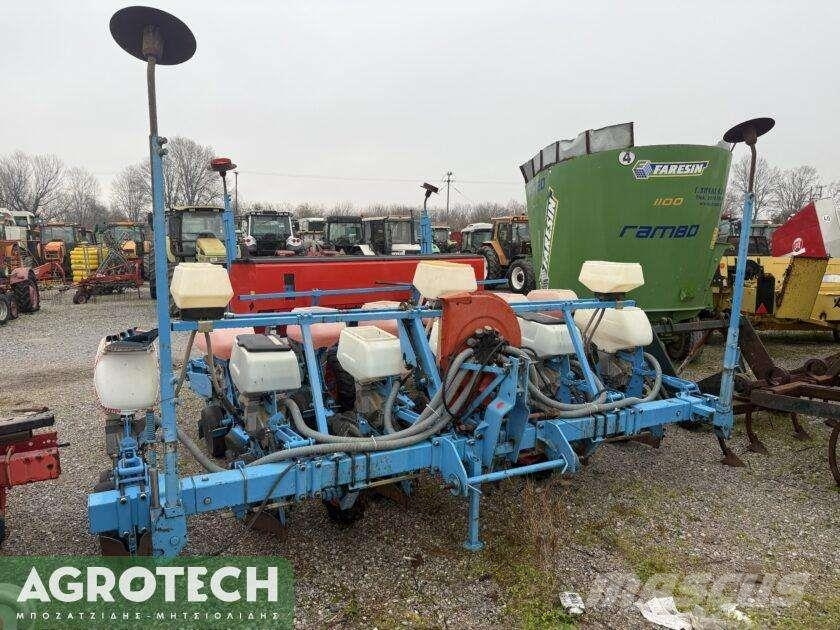 Monosem NG Plus 2 Tractors