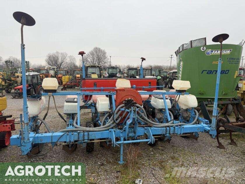 Monosem NG Plus 2 Tractors