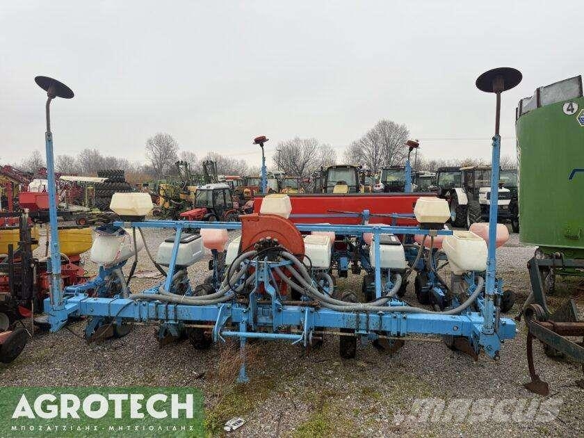 Monosem NG Plus 2 Tractors