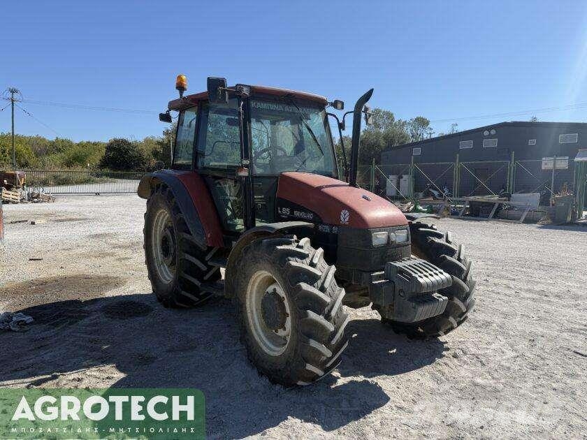 New Holland L 85 Traktori