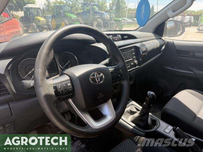 Toyota Hilux Furgonetas caja abierta