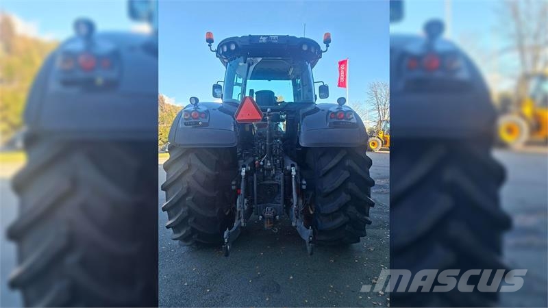 Valtra S374 الجرارات