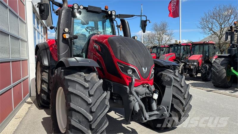 Valtra T214 Versu Ciągniki rolnicze