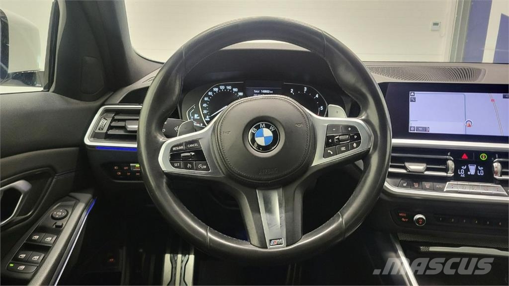 BMW 320 Автомобілі