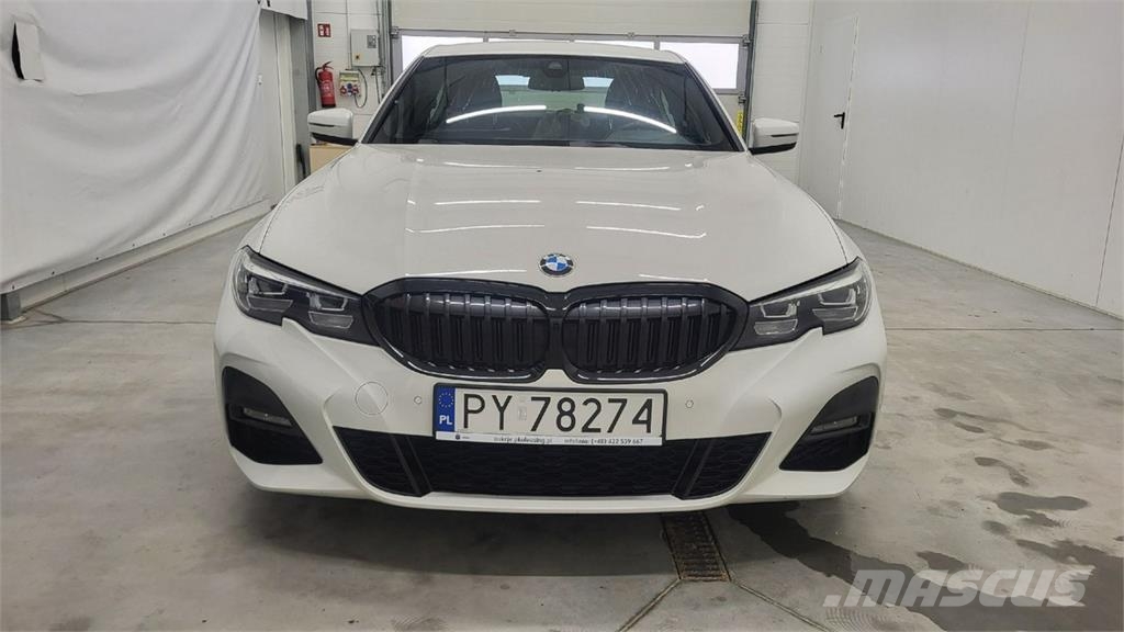 BMW 320 Автомобілі