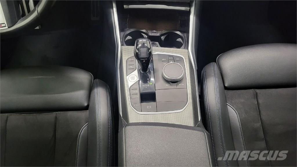BMW 320 Автомобілі