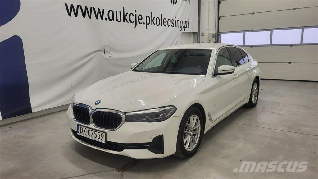BMW 518 Автомобілі