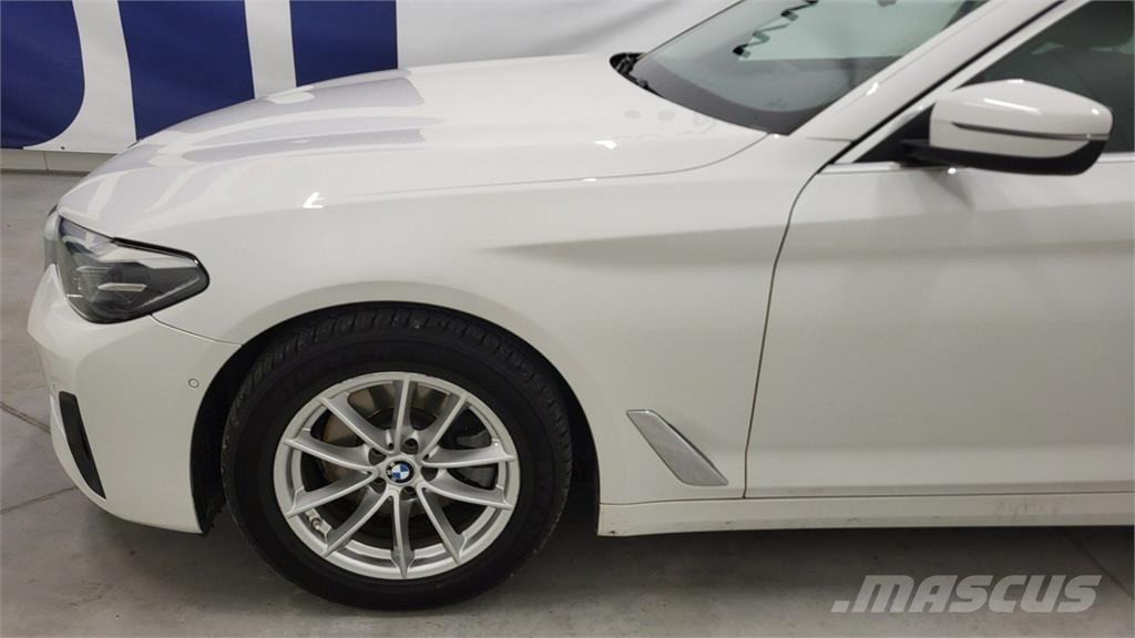 BMW 518 Автомобілі