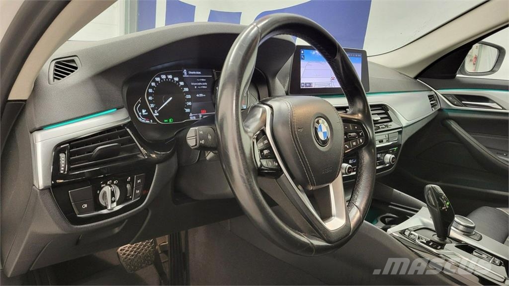 BMW 518 Автомобілі