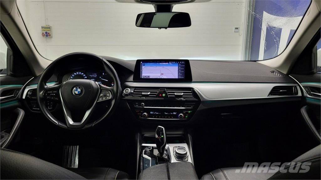 BMW 518 Автомобілі