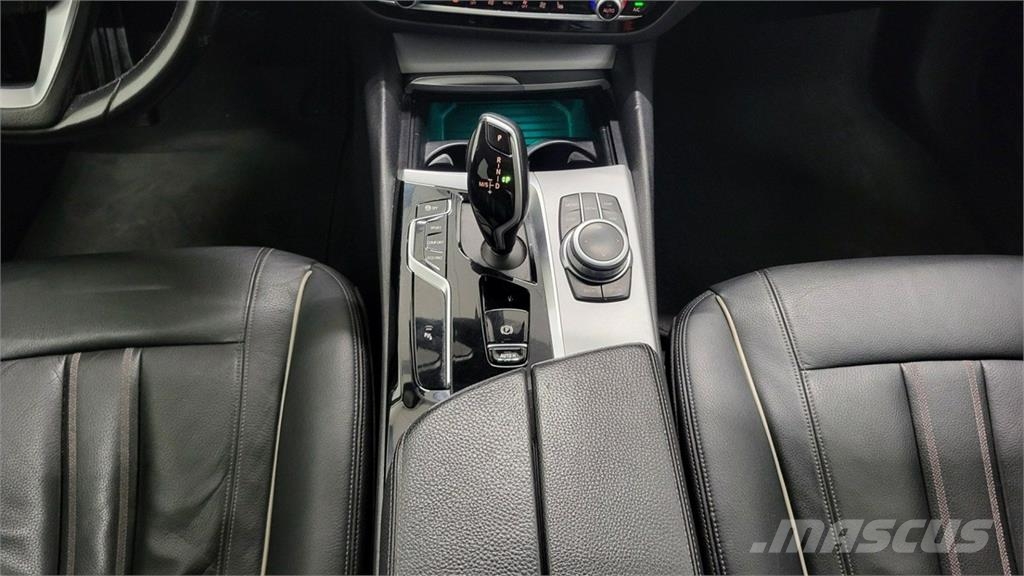 BMW 518 Автомобілі