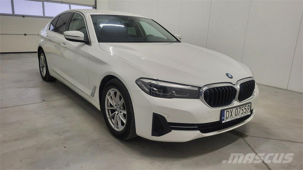 BMW 518 Автомобілі