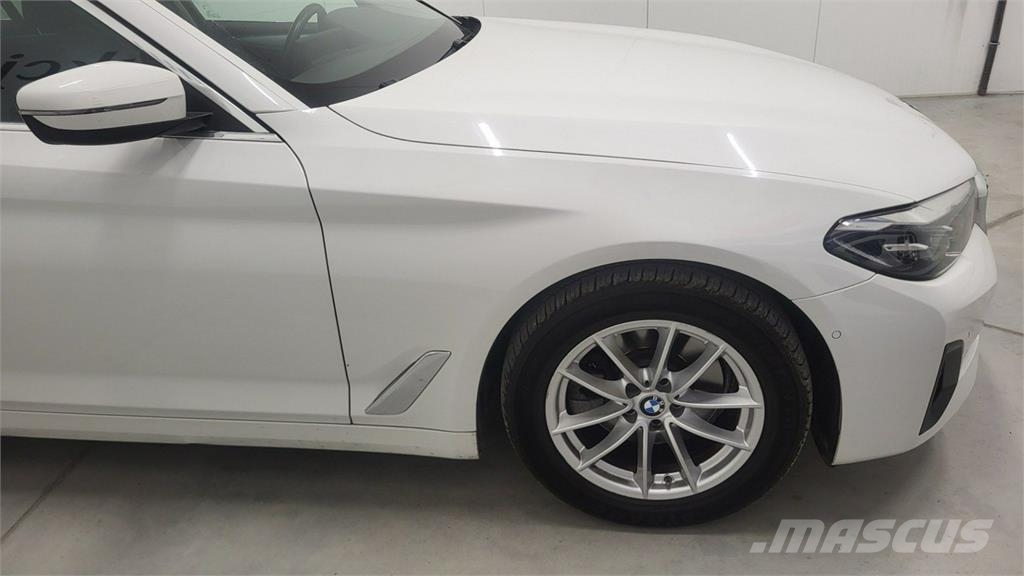BMW 518 Автомобілі