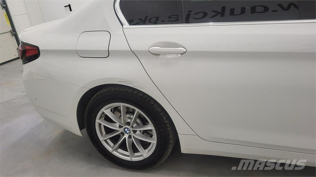 BMW 518 Автомобілі