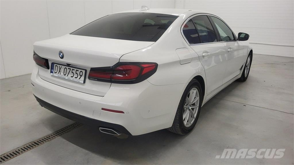 BMW 518 Автомобілі