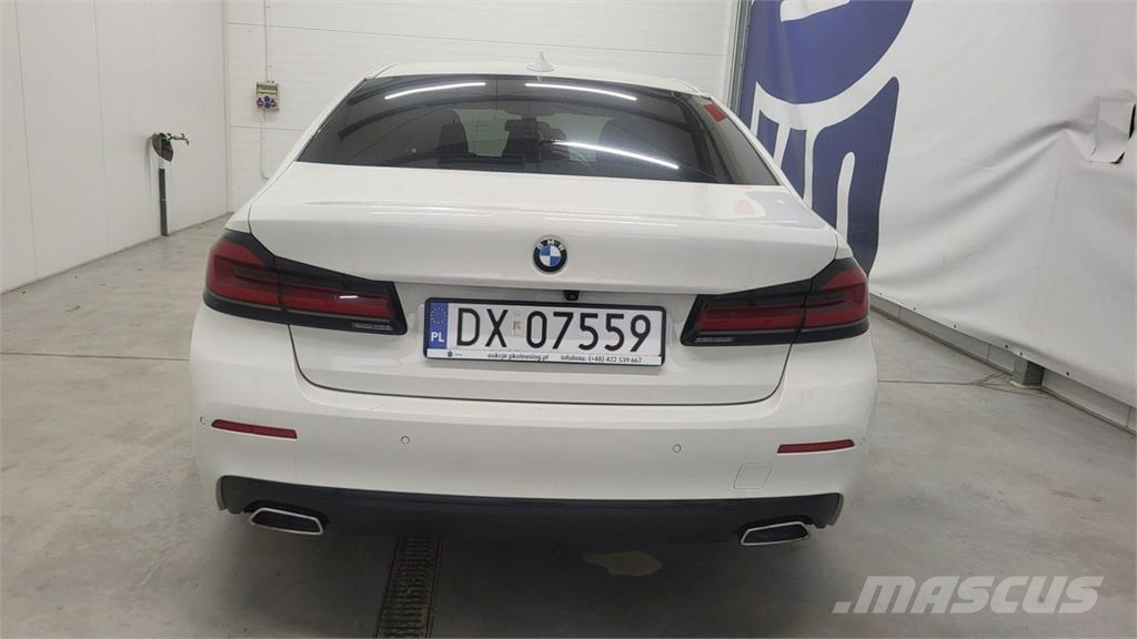 BMW 518 Автомобілі