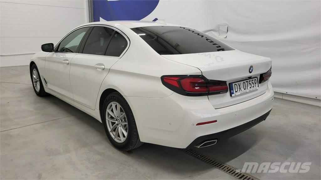 BMW 518 Автомобілі