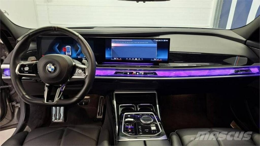 BMW 740 Автомобілі
