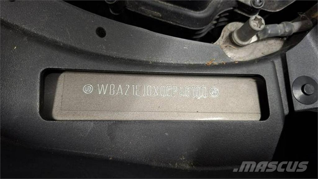 BMW 740 Автомобілі