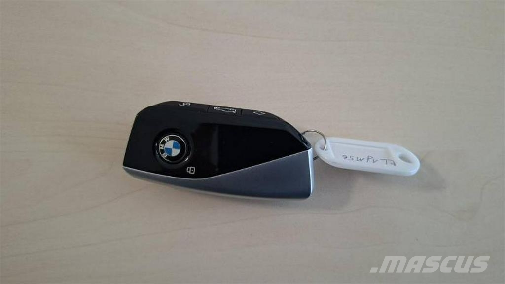 BMW 740 Автомобілі