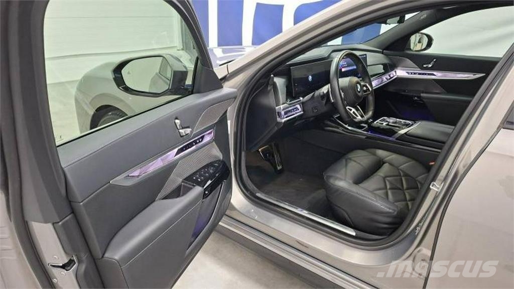 BMW 740 Автомобілі