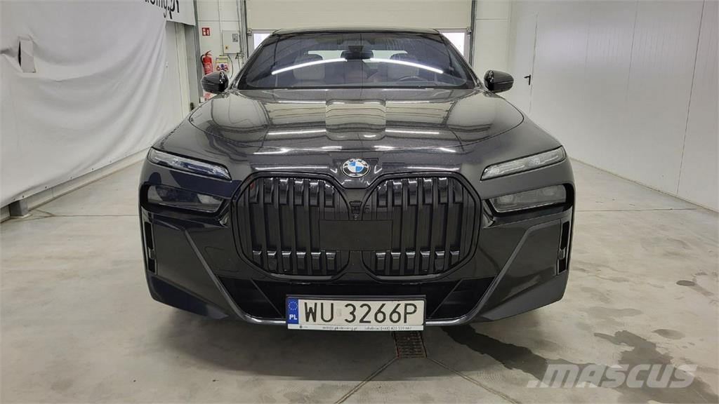BMW 750 Автомобілі