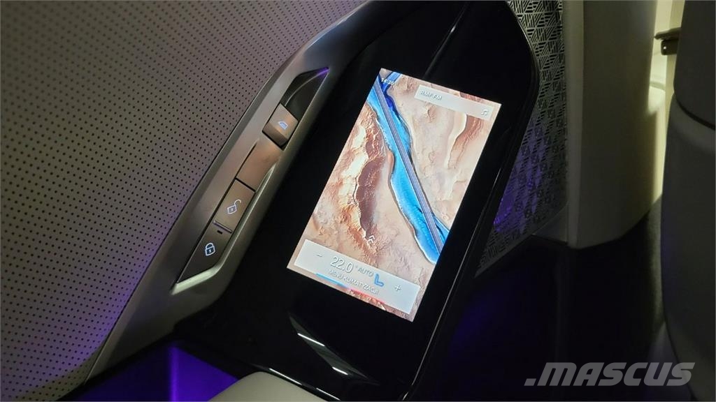 BMW 750 Автомобілі
