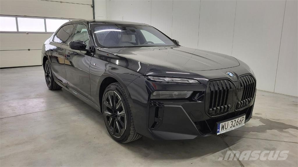 BMW 750 Автомобілі