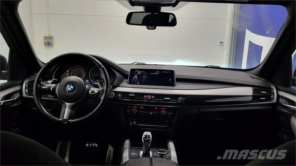 BMW X5 Автомобілі