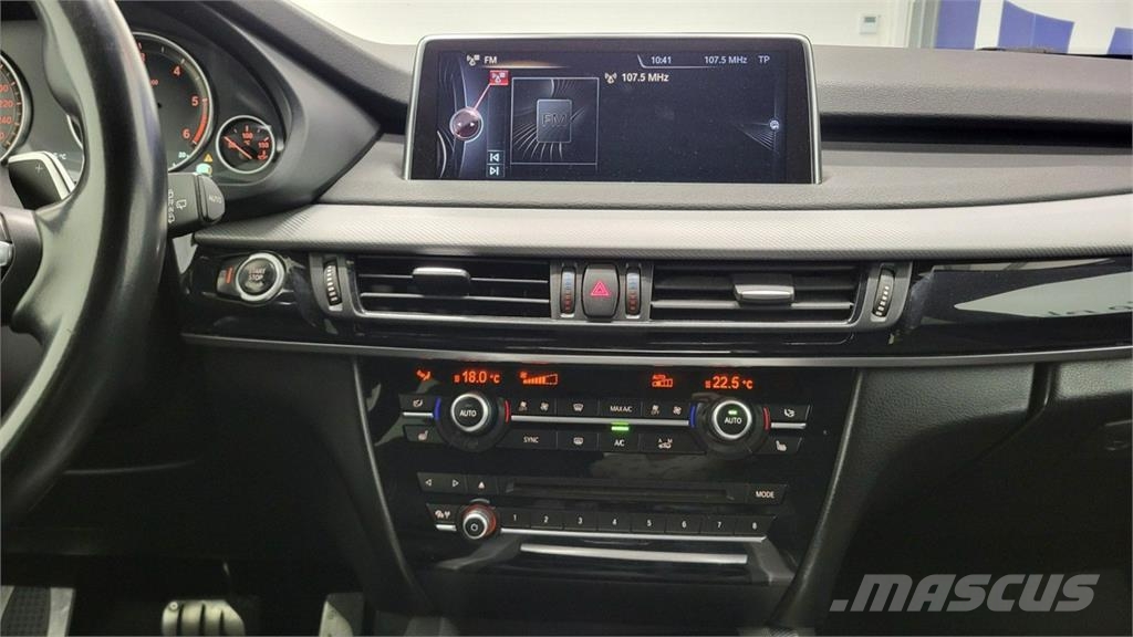 BMW X5 Автомобілі