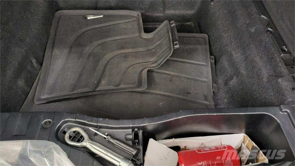BMW X5 Автомобілі