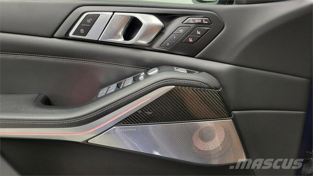 BMW X7 Автомобілі