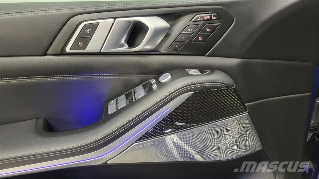 BMW X7 Автомобілі