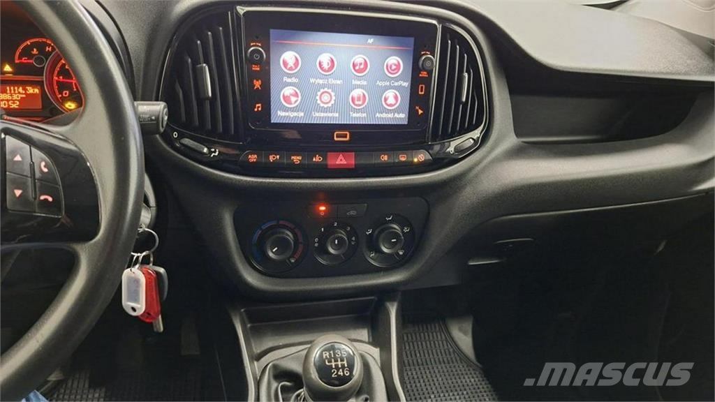 Fiat Doblo شاحنة مقفلة