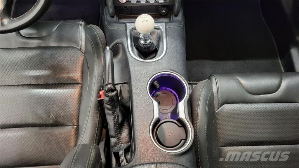 Ford Mustang Automobili