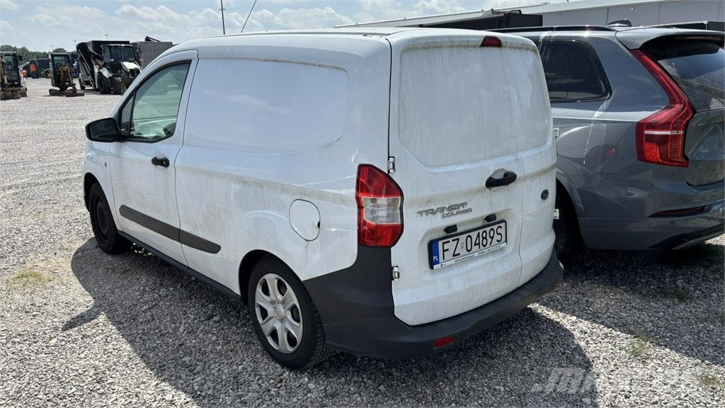 Ford Transit Courier 汽車
