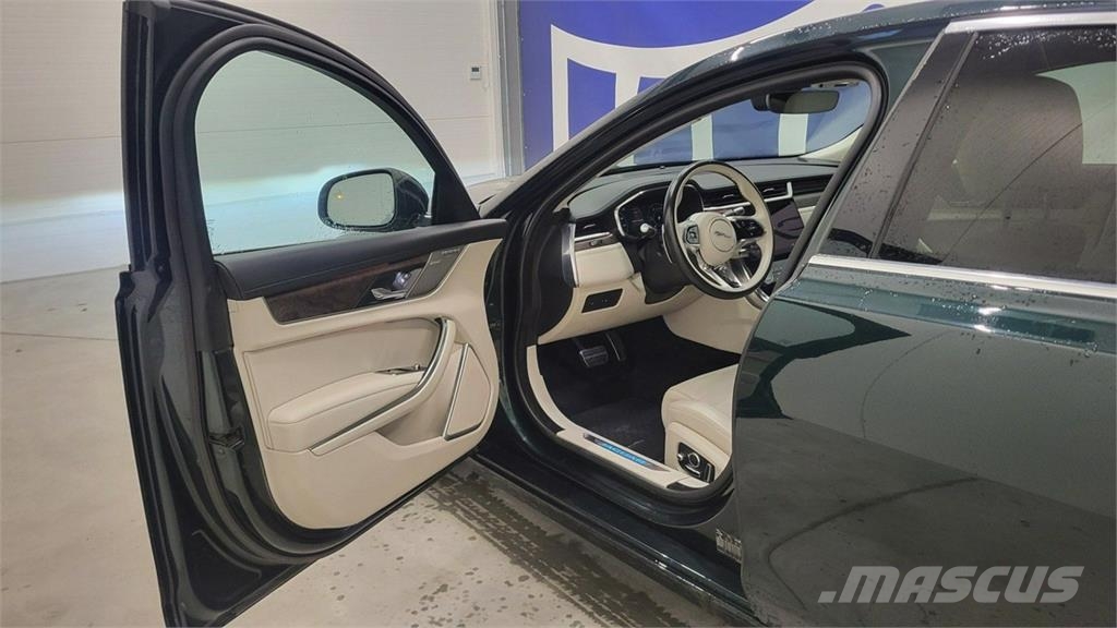 Jaguar XF سيارات