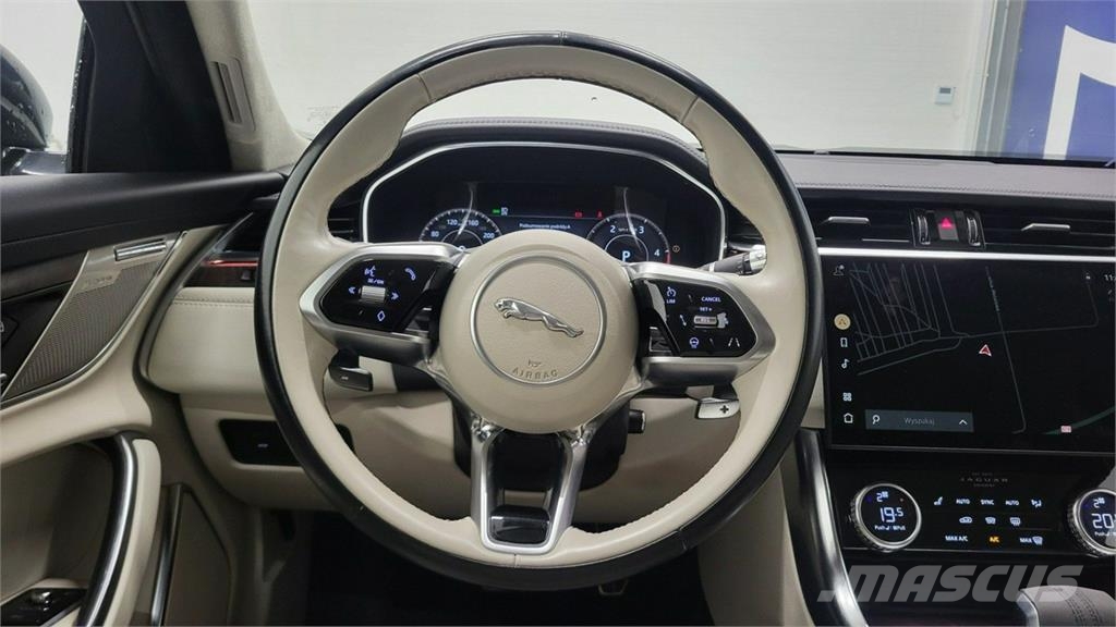 Jaguar XF سيارات