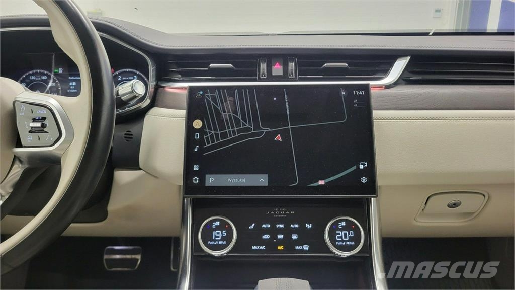 Jaguar XF سيارات
