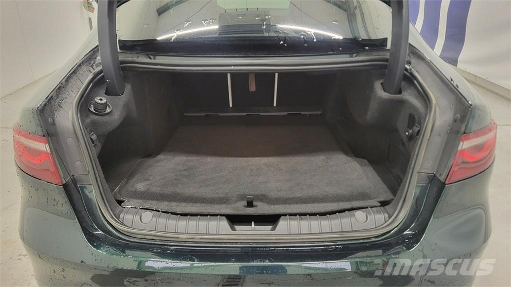 Jaguar XF سيارات