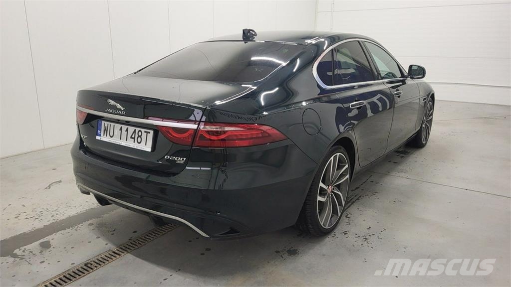 Jaguar XF سيارات