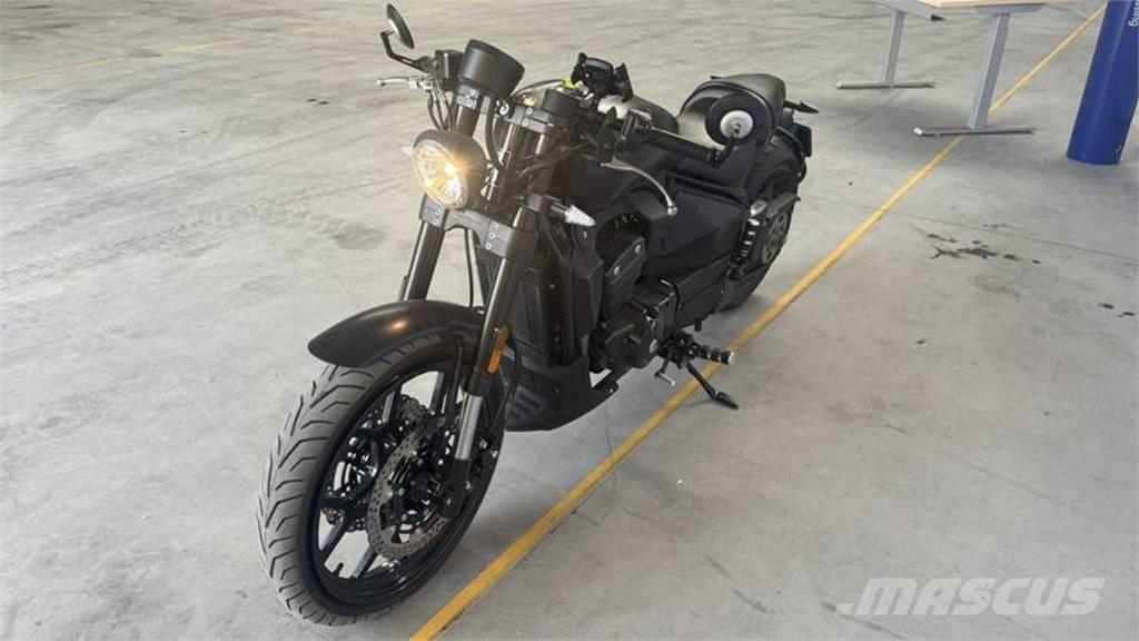Junak M Lengvieji automobiliai
