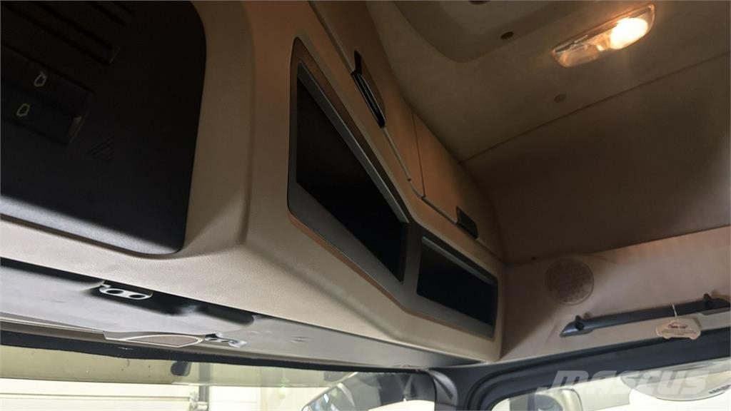 Mercedes-Benz Actros وحدات الجر