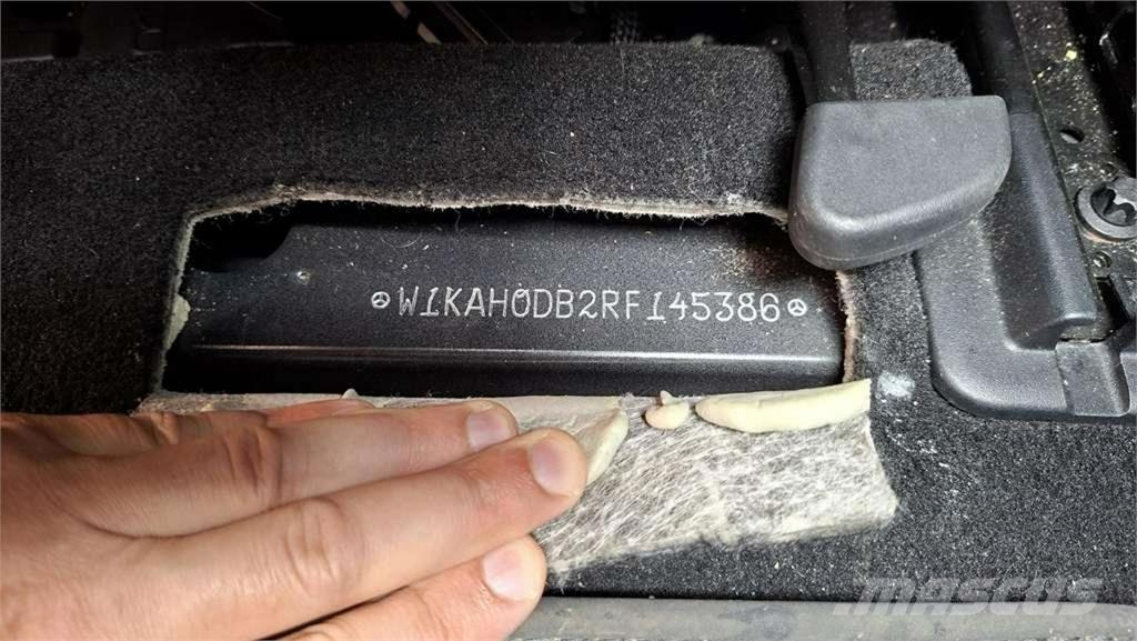 Mercedes-Benz C 200 سيارات
