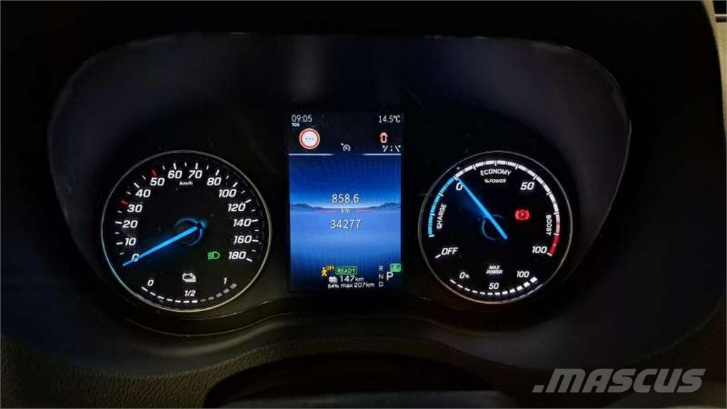 Mercedes-Benz Sprinter شاحنة مقفلة