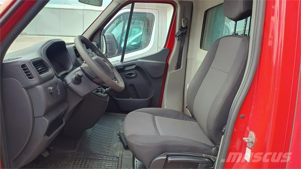 Opel Movano شاحنة مقفلة
