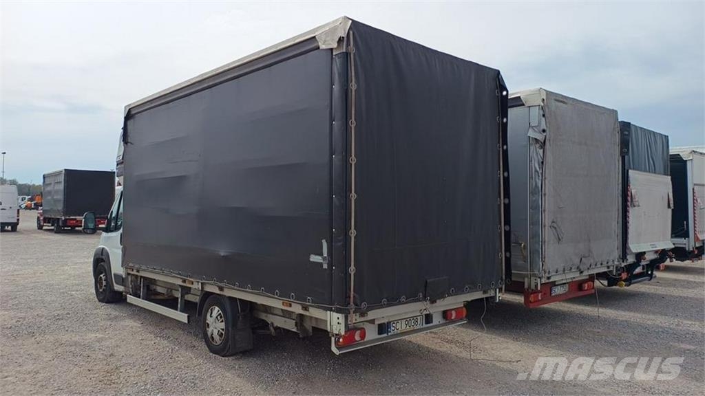 Opel Movano شاحنة مقفلة