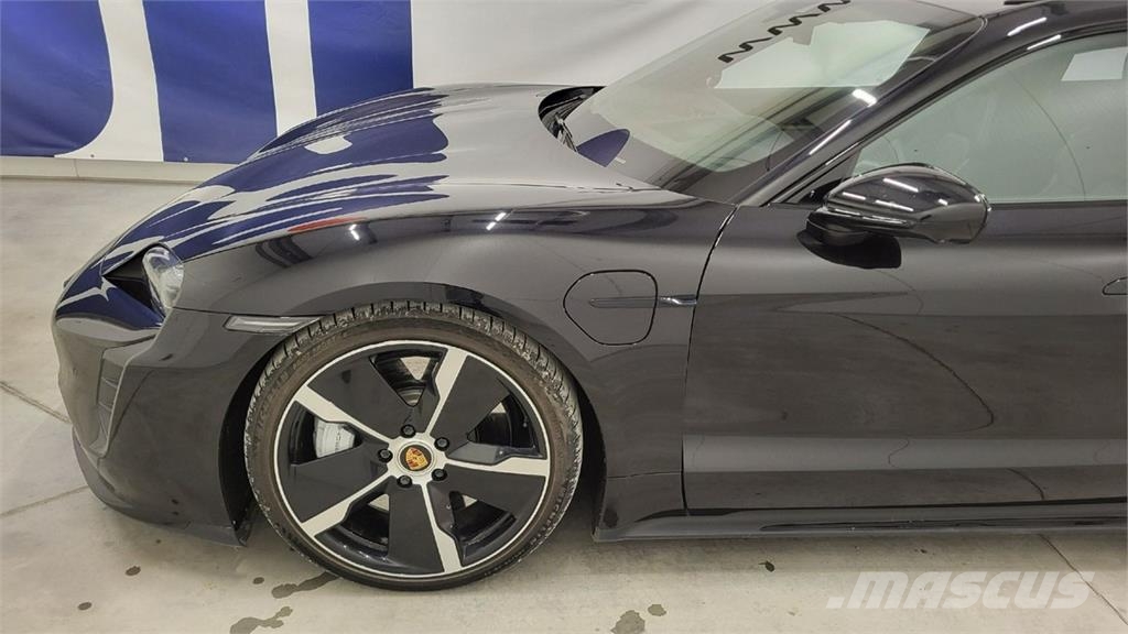 Porsche Taycan Osobní vozy