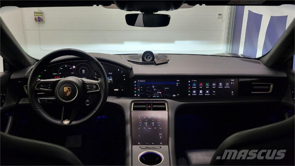 Porsche Taycan Osobní vozy