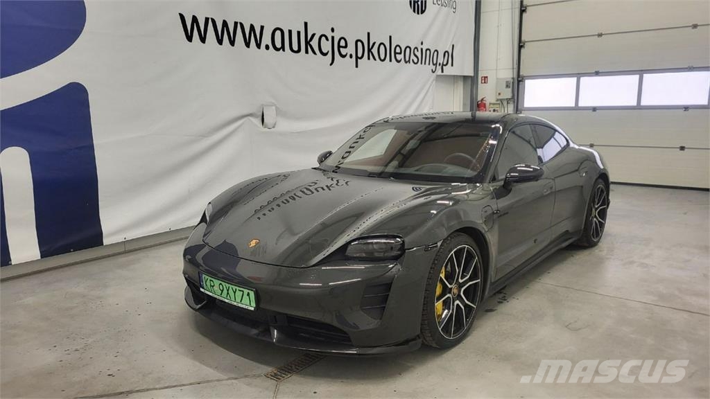 Porsche Taycan سيارات